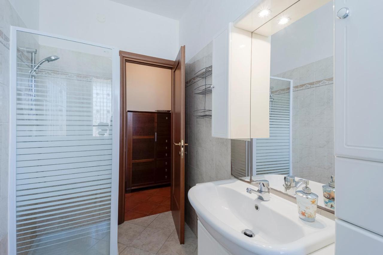 Victoria Apartment Бордігера Екстер'єр фото